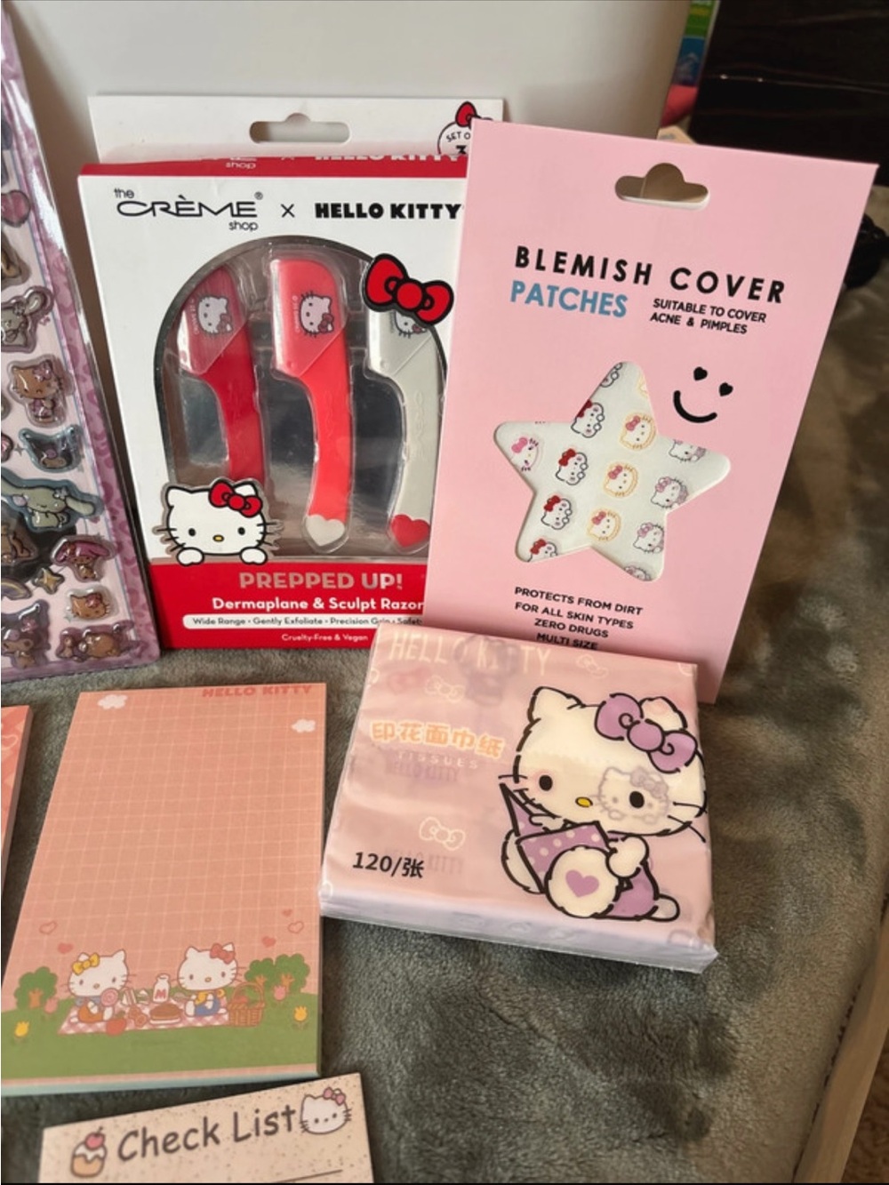 Hello Kitty Bundle! - Picture 4 of 9